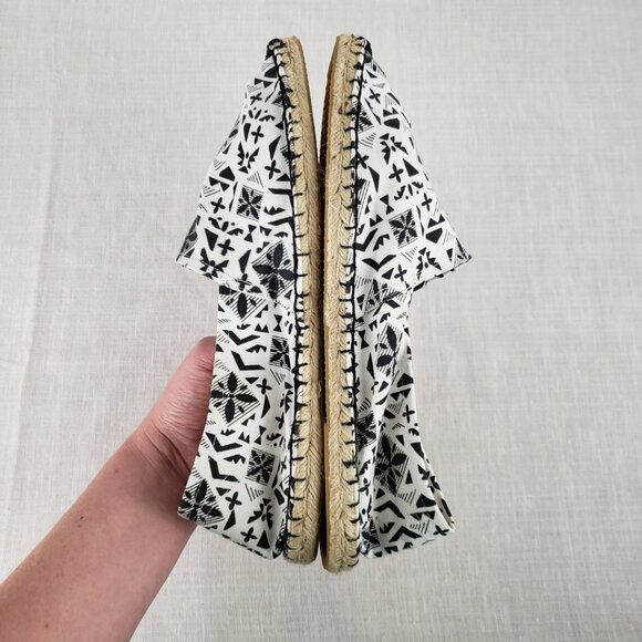 Soludos Dali Espadrille Ivory Black Printed Canvas Shoe Size 45 US Mens 11-11.5 - Picture 6 of 9